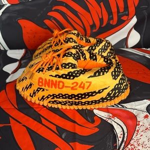 Cozy slippers one size fits all adult sizes 6-11